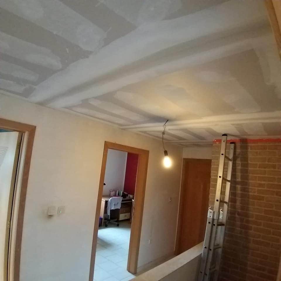 Gyprocwerken en thermowood plafonds Boekt - Vrago Interieur